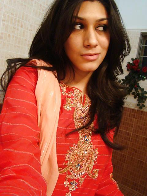 BEAUTIFUL INDIAN GIRL NRI adult photos