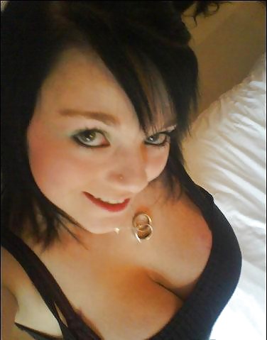 It's Busty lil Vicki Again adult photos