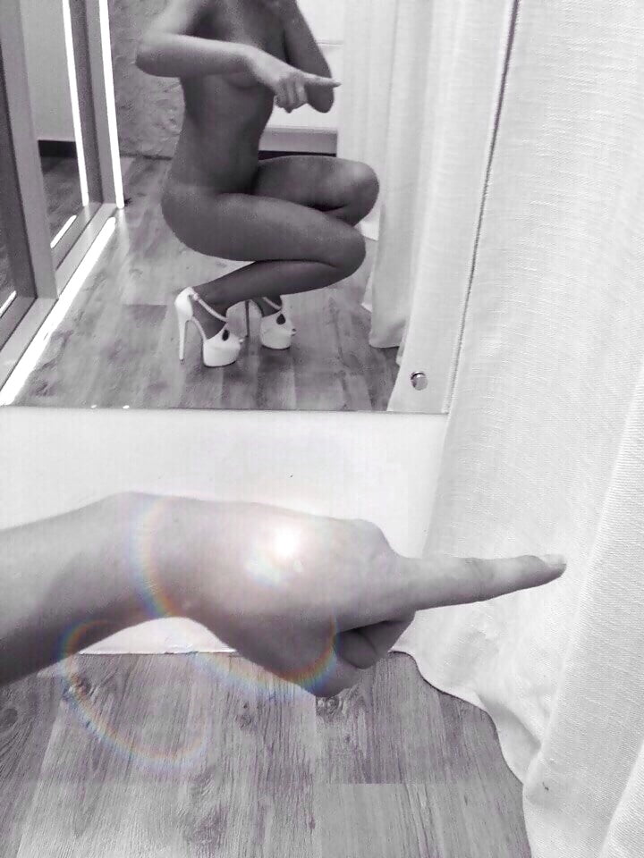 One Finger Sluts Selfie Mix adult photos