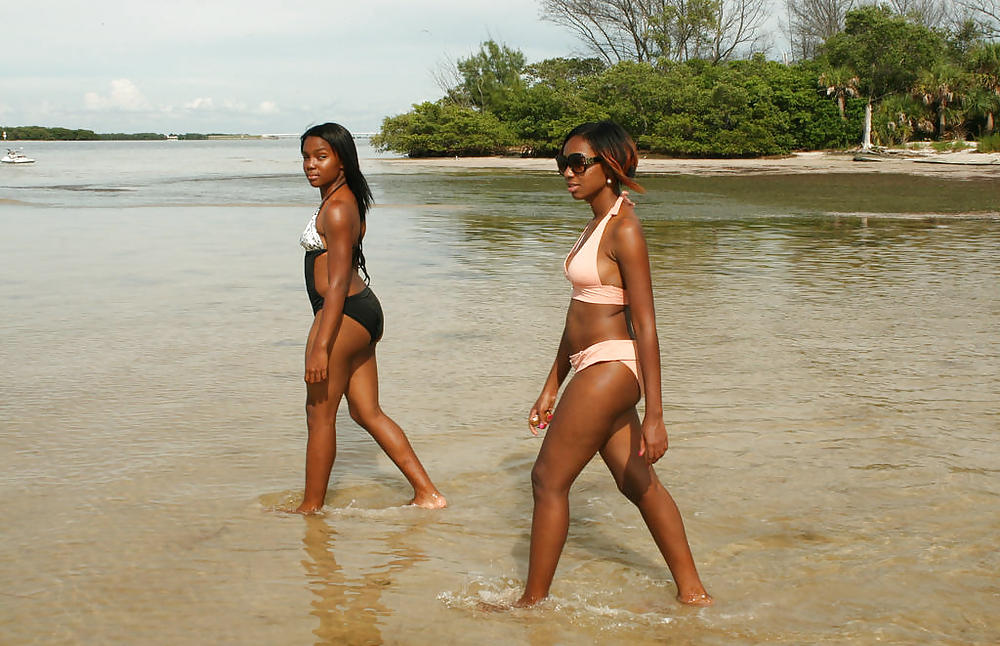 CUTE BLACK TEENS ON THE BEACH I adult photos