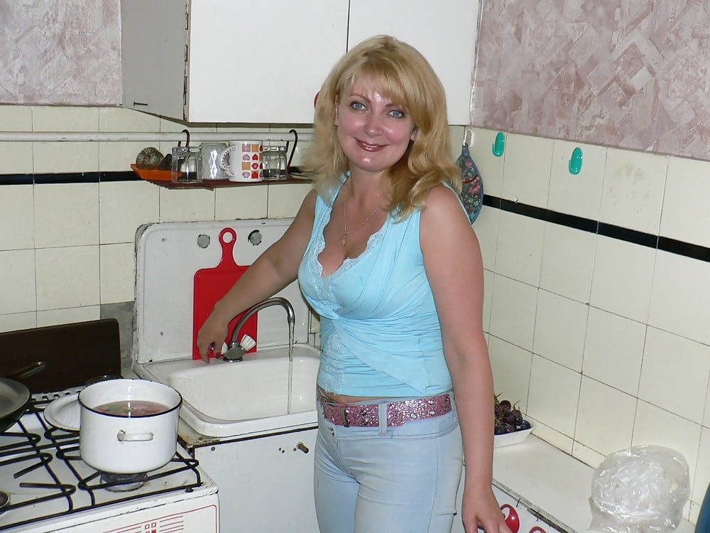 A mature whore Victoria. adult photos