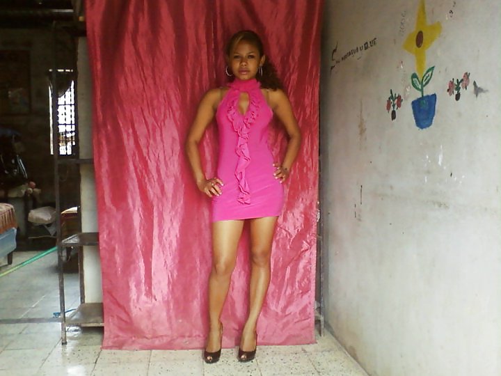 elin sarai morales adult photos