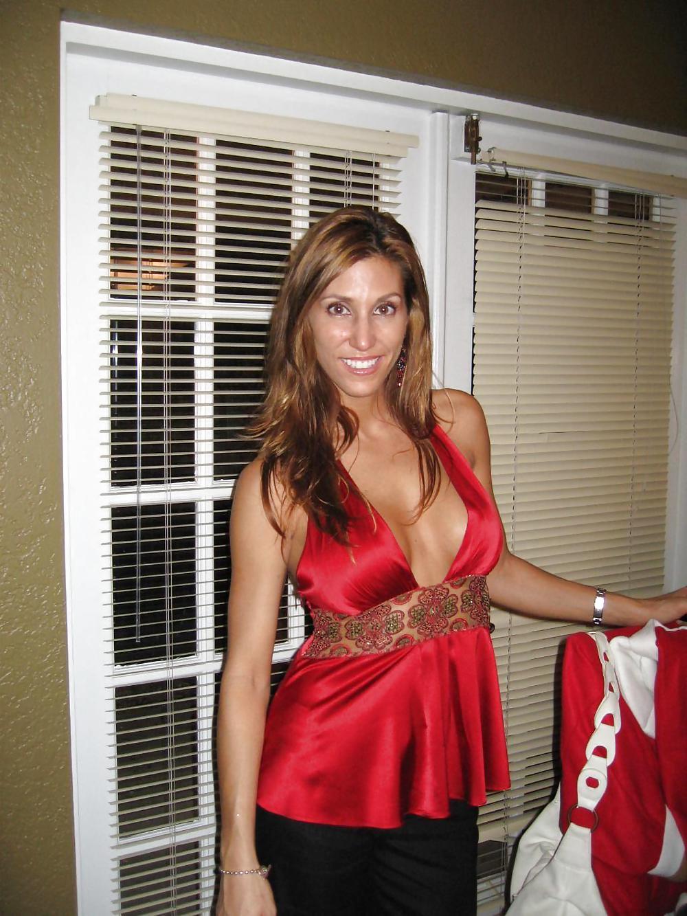 HORNY MILFS 18 adult photos