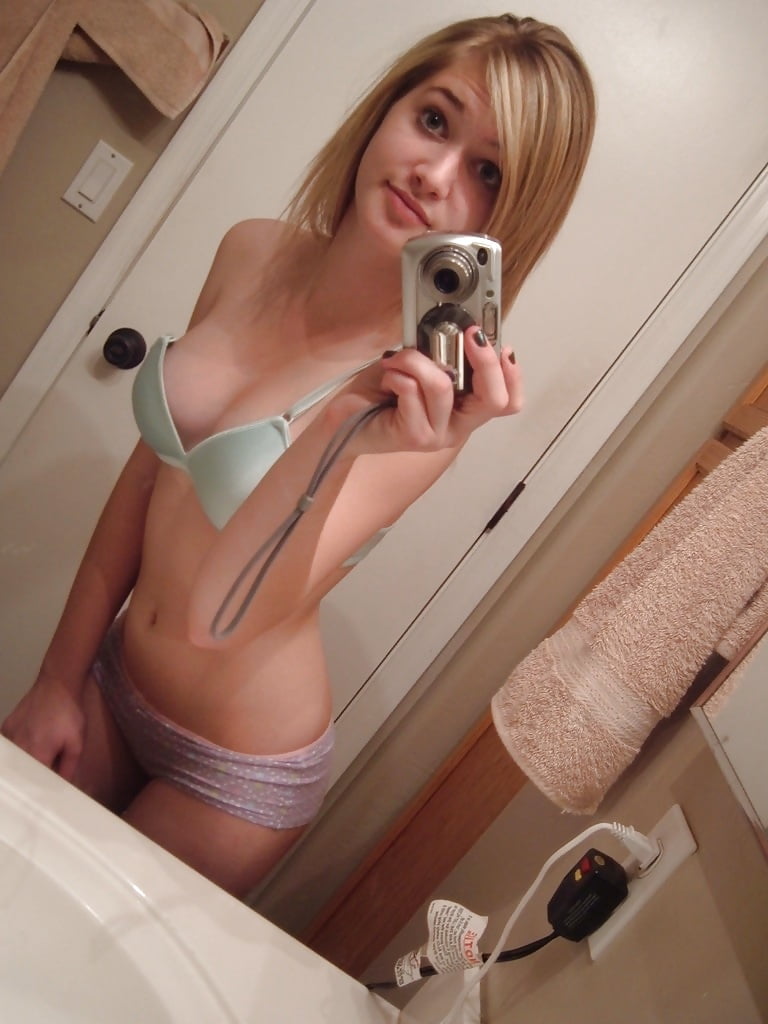 Amatours 216 adult photos