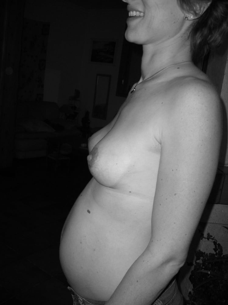 PREGNANT - 19 Photos 