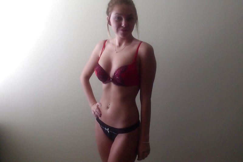 Young Selfies adult photos