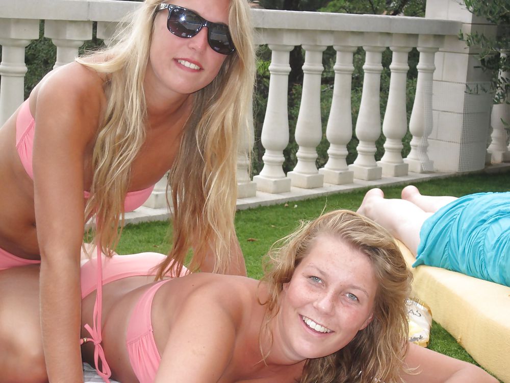 Teengirls in the pool adult photos