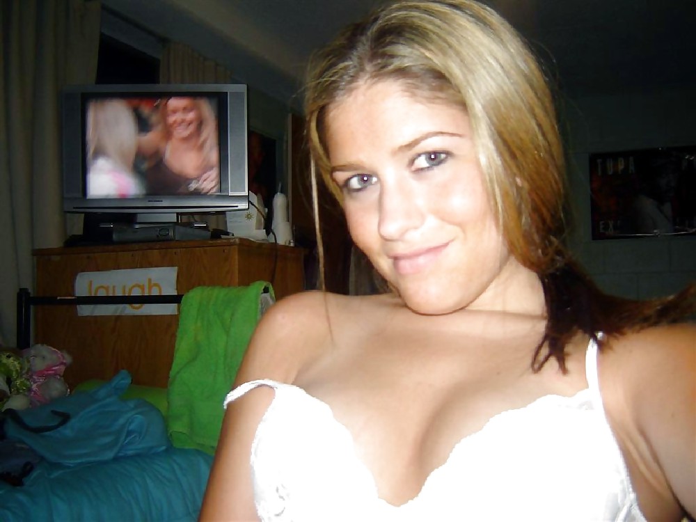Amateur Teen getting fucked in her Ass Hole - SurlyD!! adult photos
