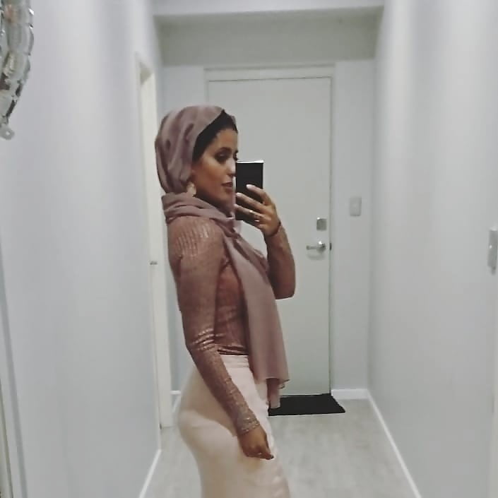 Hot horny hijabi girl ready to be fucked hard adult photos