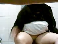 arab bitch on toilet adult photos
