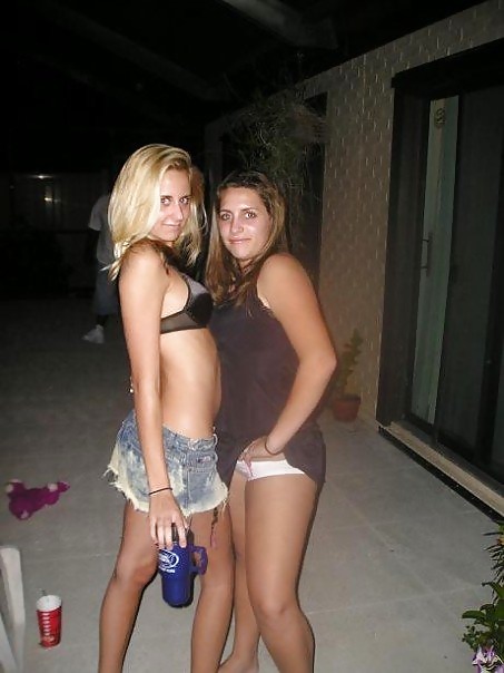 College Girls 2 ! adult photos