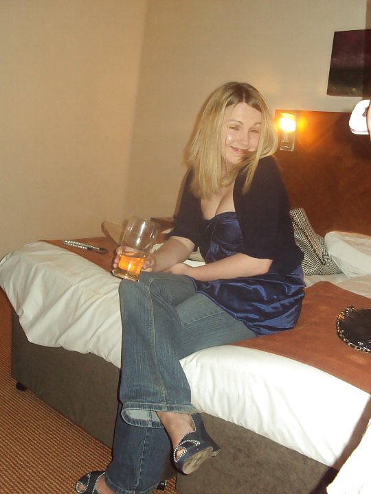 Hot Irish chicks....plz comment adult photos