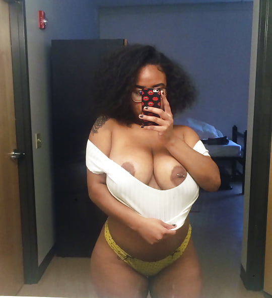 Black Women: Selfies 9 adult photos