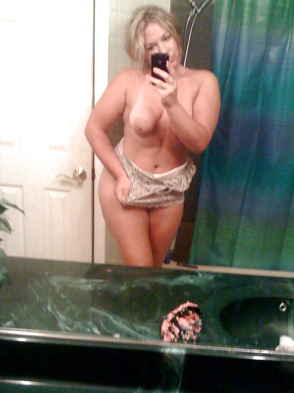 Hot Milf nude bathroom photos adult photos