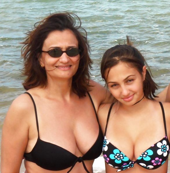 Who wins Mother and Daughter vs Twins Pt 3? adult photos