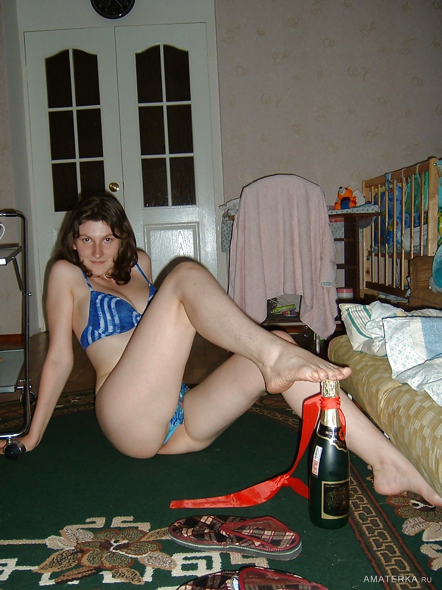 Female feet and pussy 5 adult photos