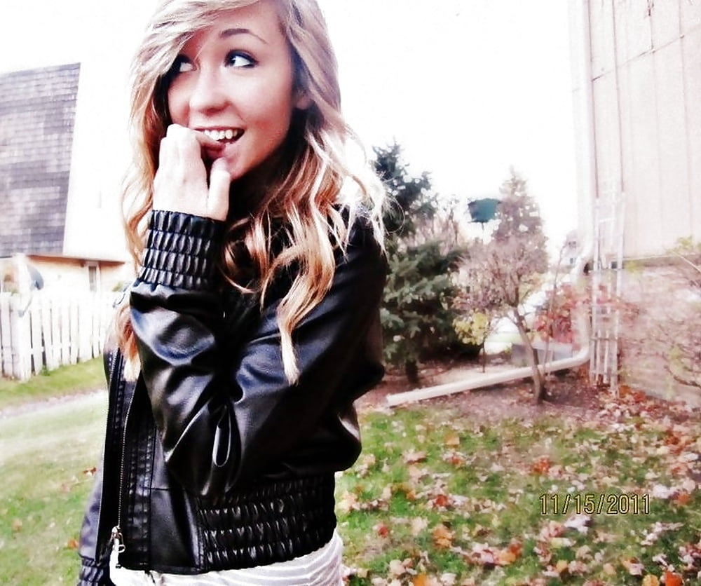 American Slut Bombshell adult photos