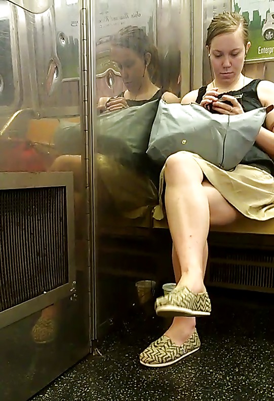 New York Subway Girls adult photos