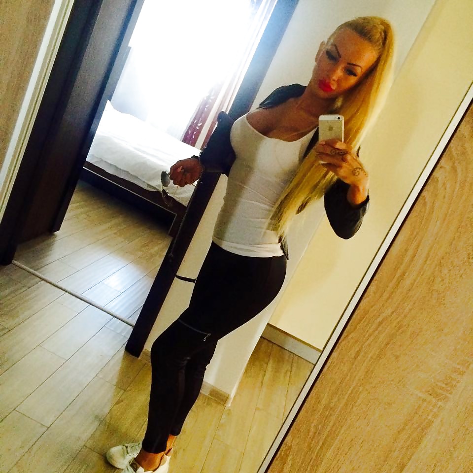 Facebook sluts voting best of  - pls vote and coment adult photos