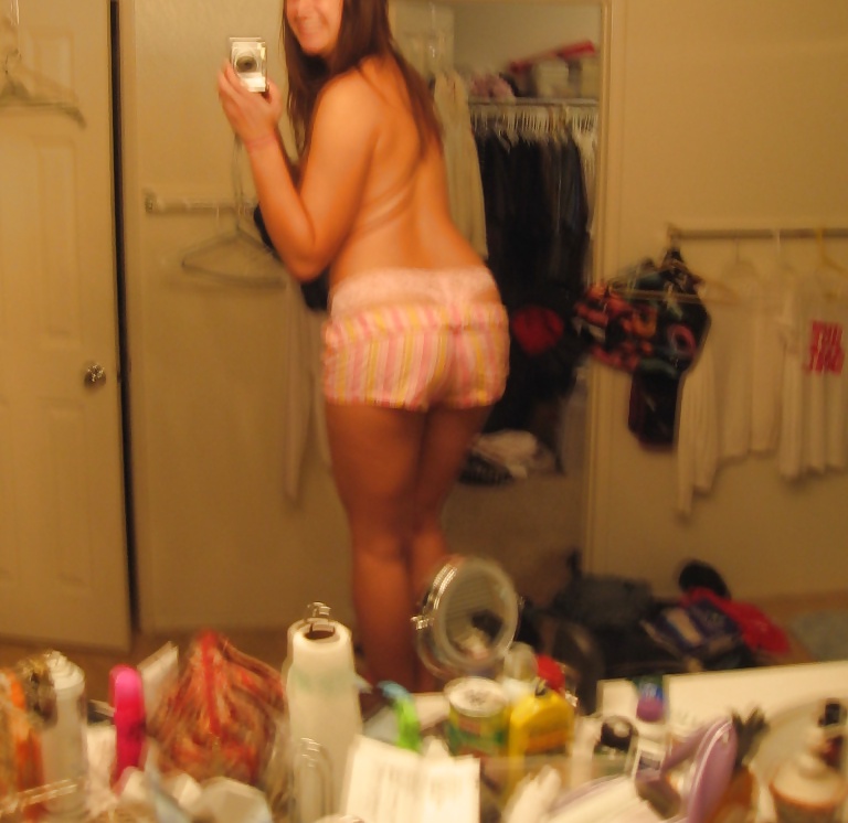 Private Selfshots adult photos