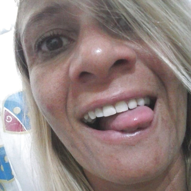 LINGUINHA PRA FORA - QUER PORRA ! adult photos