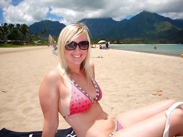 Girls in Bikinis adult photos