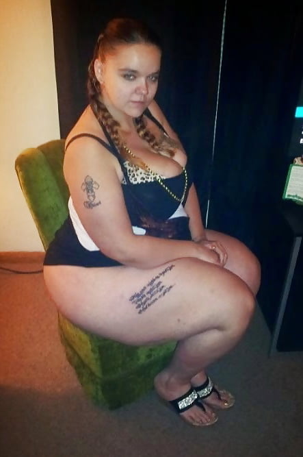 Full thighs in the mini 381 adult photos