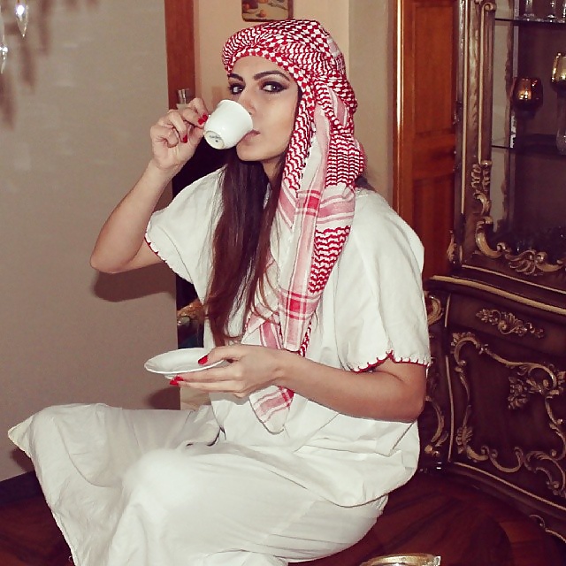 Arab beauty - Cum on her adult photos