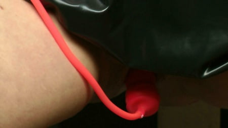 im waiting in latex and latex gloves         