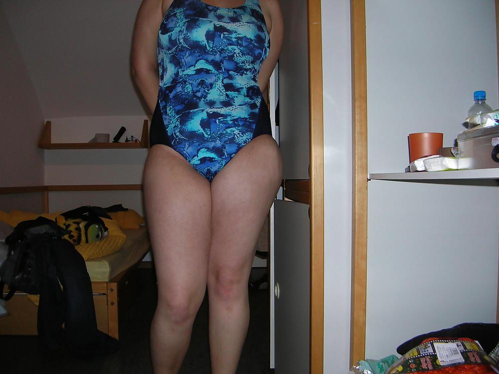 CHUBBY AMATEUR BITCH adult photos