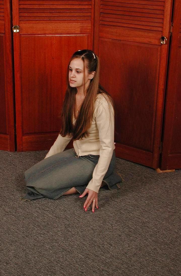 WHITE BEAUTY - ALEXI adult photos