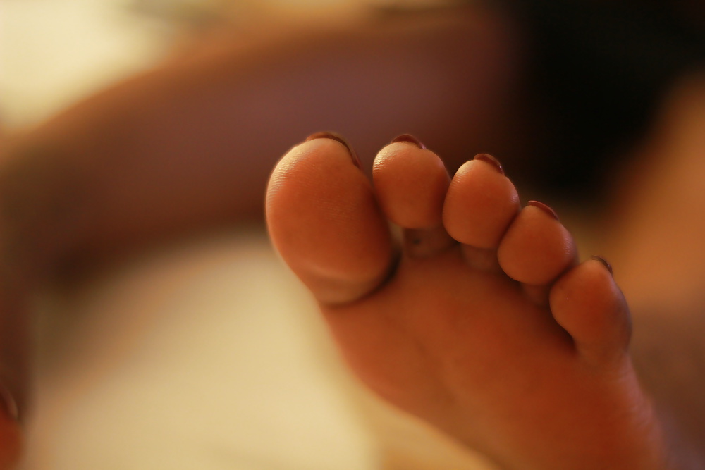 ebony's feet adult photos