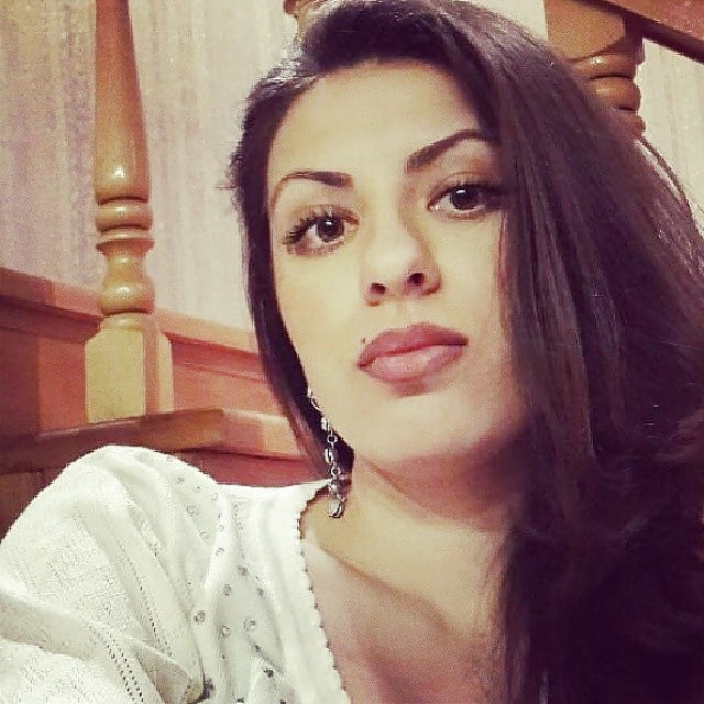 (This cunt loves to suck dick) adult photos