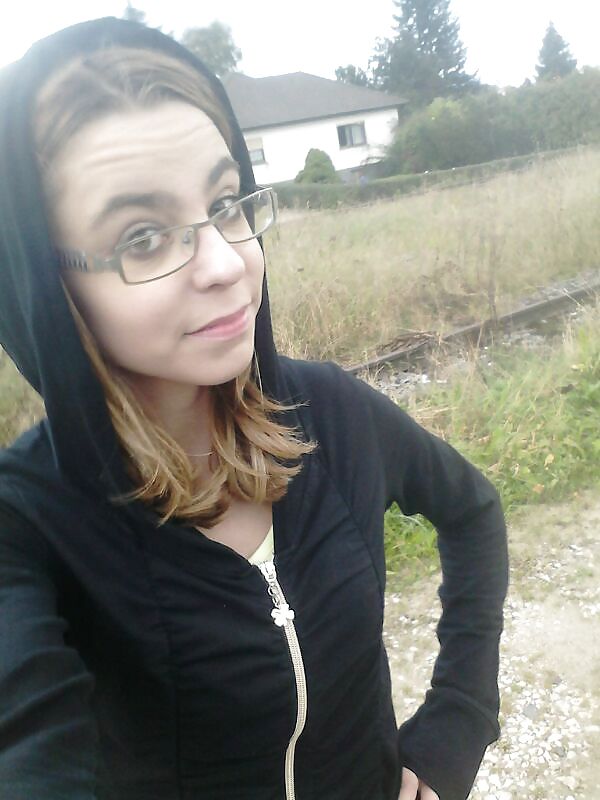 Linda Privat adult photos