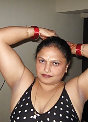 real  indian  aunty nude  booby   body adult photos