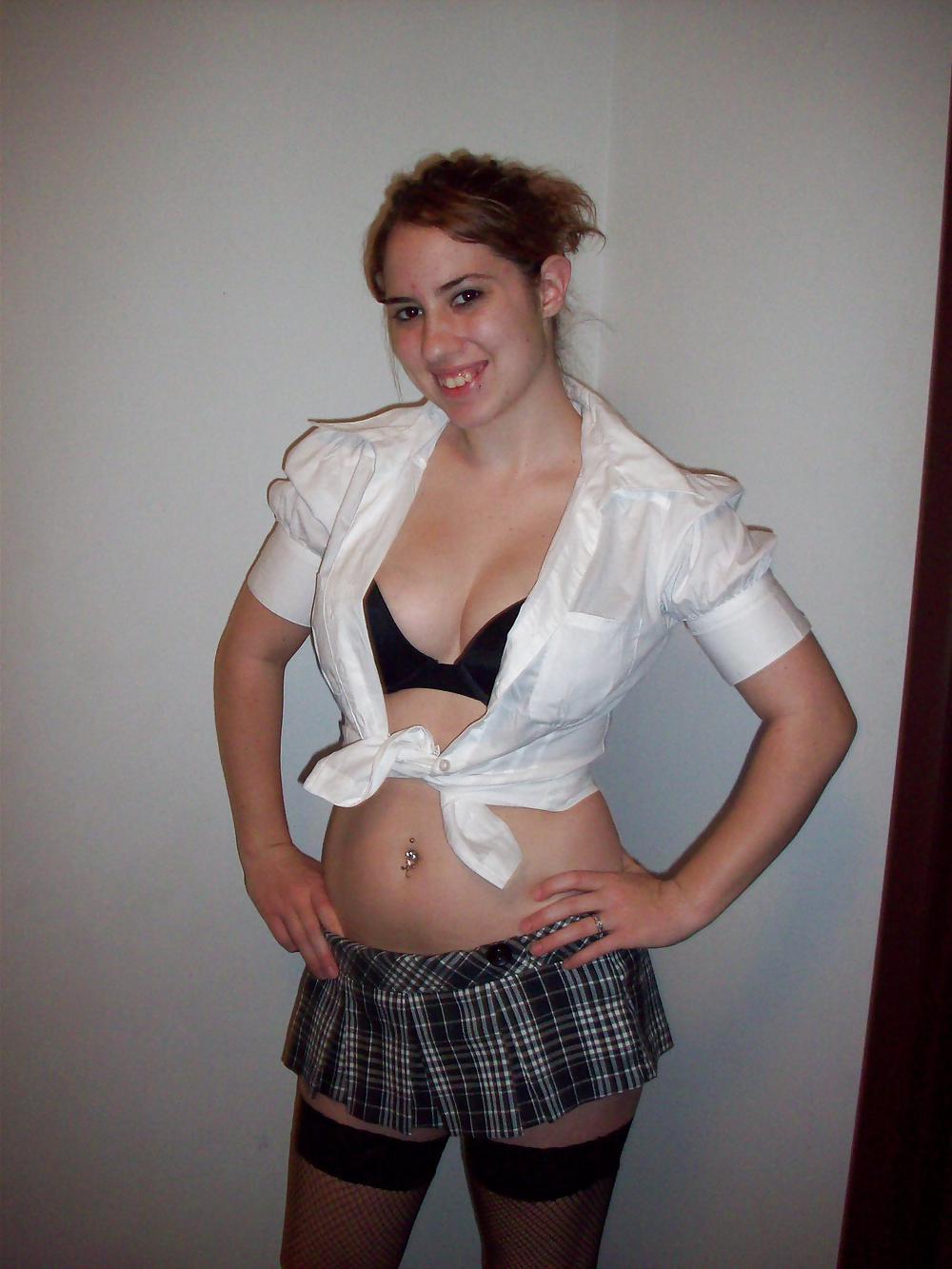 AMATEUR IN SCHOOLGIRL OUTFIT adult photos