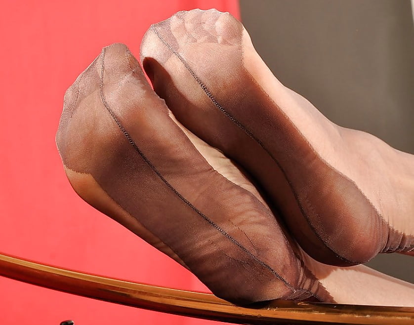 HOSE FEET 0 -- mfl adult photos