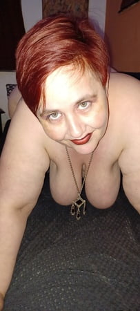 karcelyne shows her pleasure         