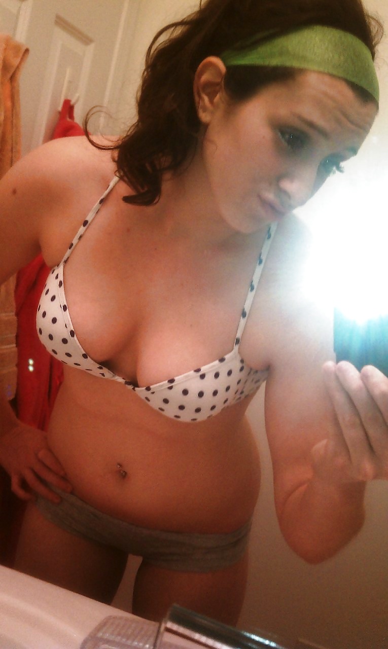 young teen selfshoot adult photos