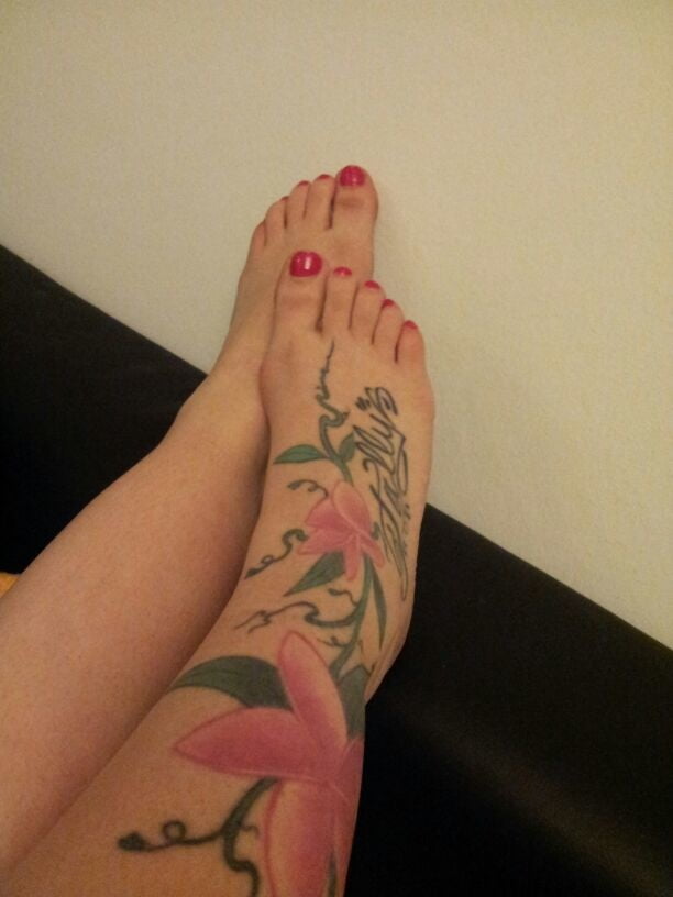 gf feet adult photos