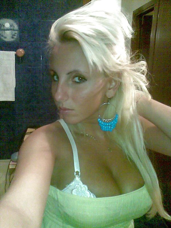 FB girls (kleppix) adult photos