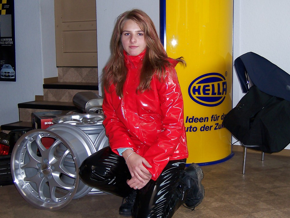 fetish queen Nicole in sexy shiny pvc adult photos