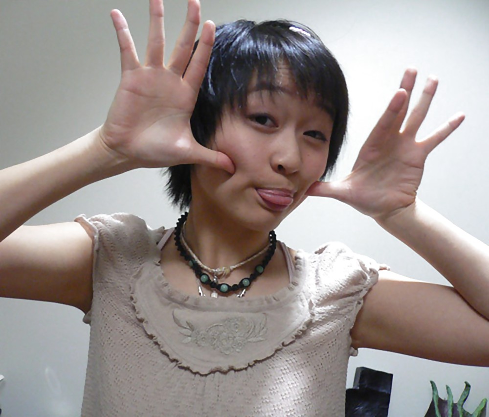 Pretty Asian 19 adult photos