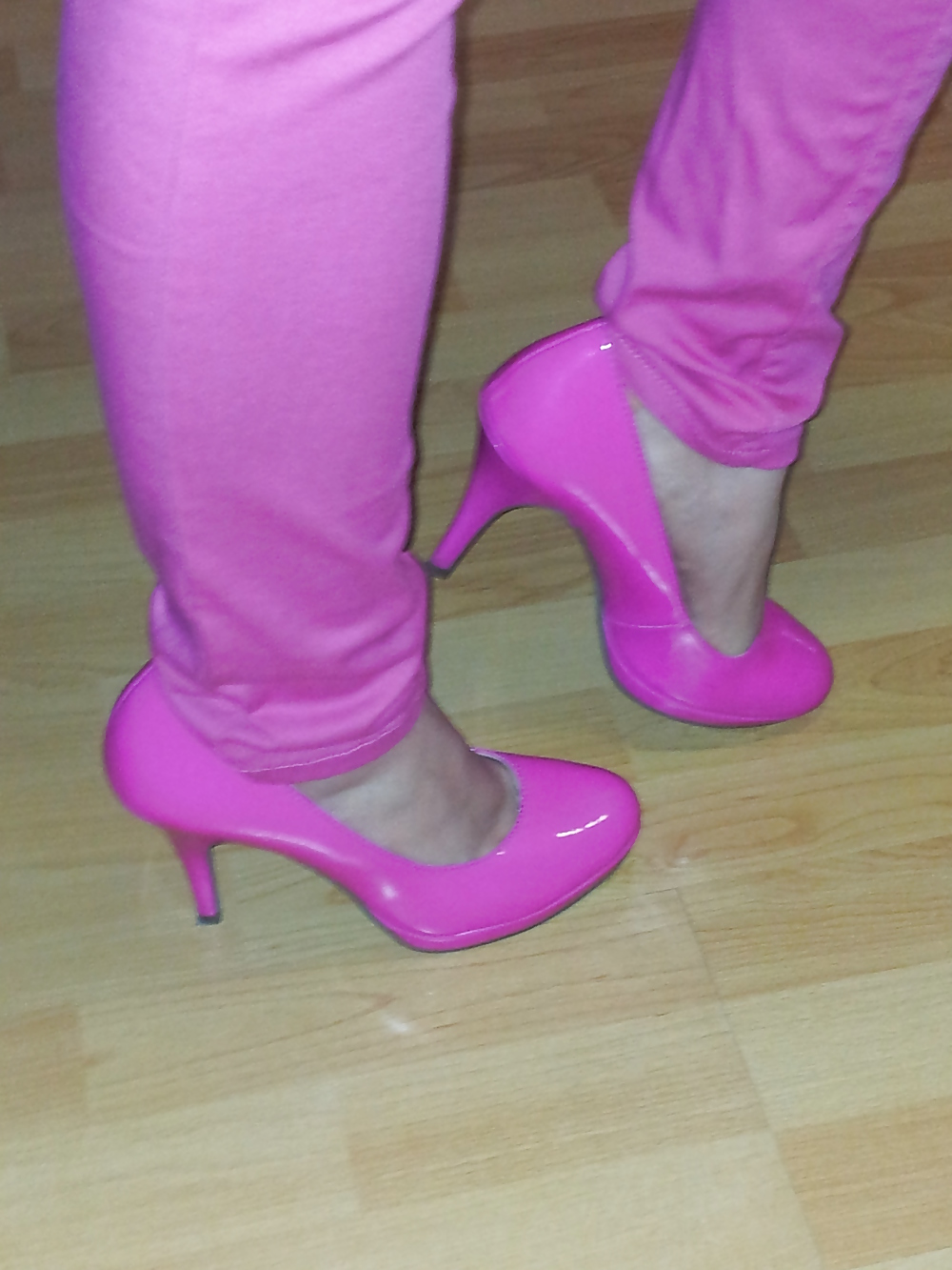 wifes sexy pink pants lack patent shiny heels pumps shoes adult photos