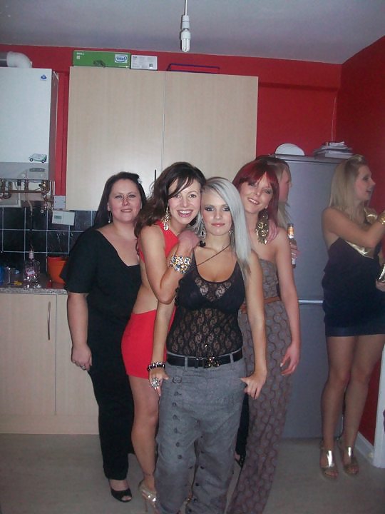 British Lady In Red From Leeds Do You No Her? adult photos