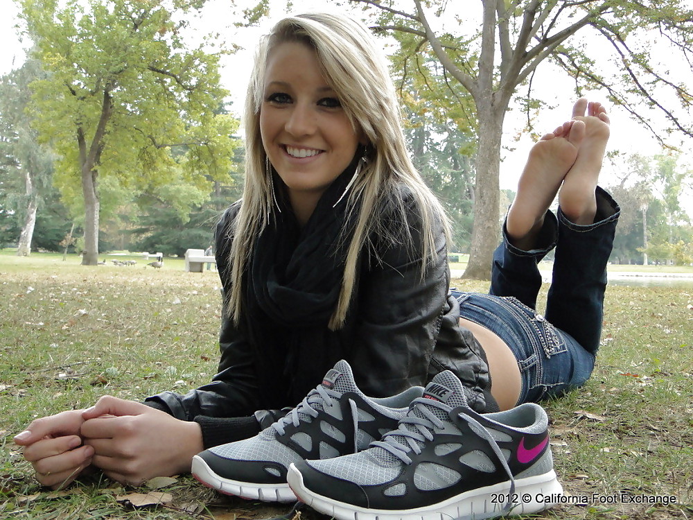 Sexy girls with sexy feet #3 adult photos