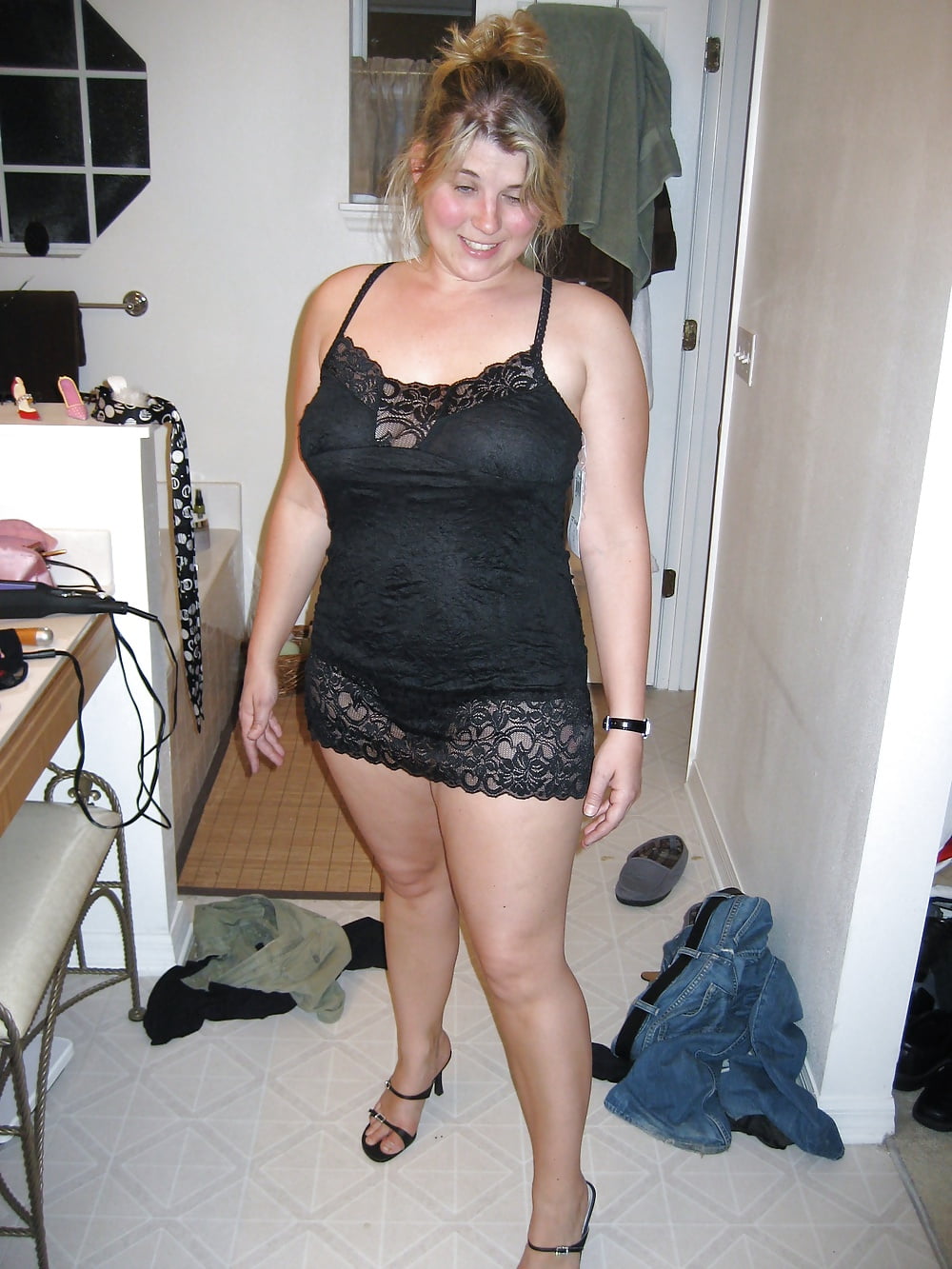 Sexy Chubby Wife adult photos