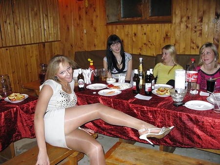 Partygirls in Pantyhose