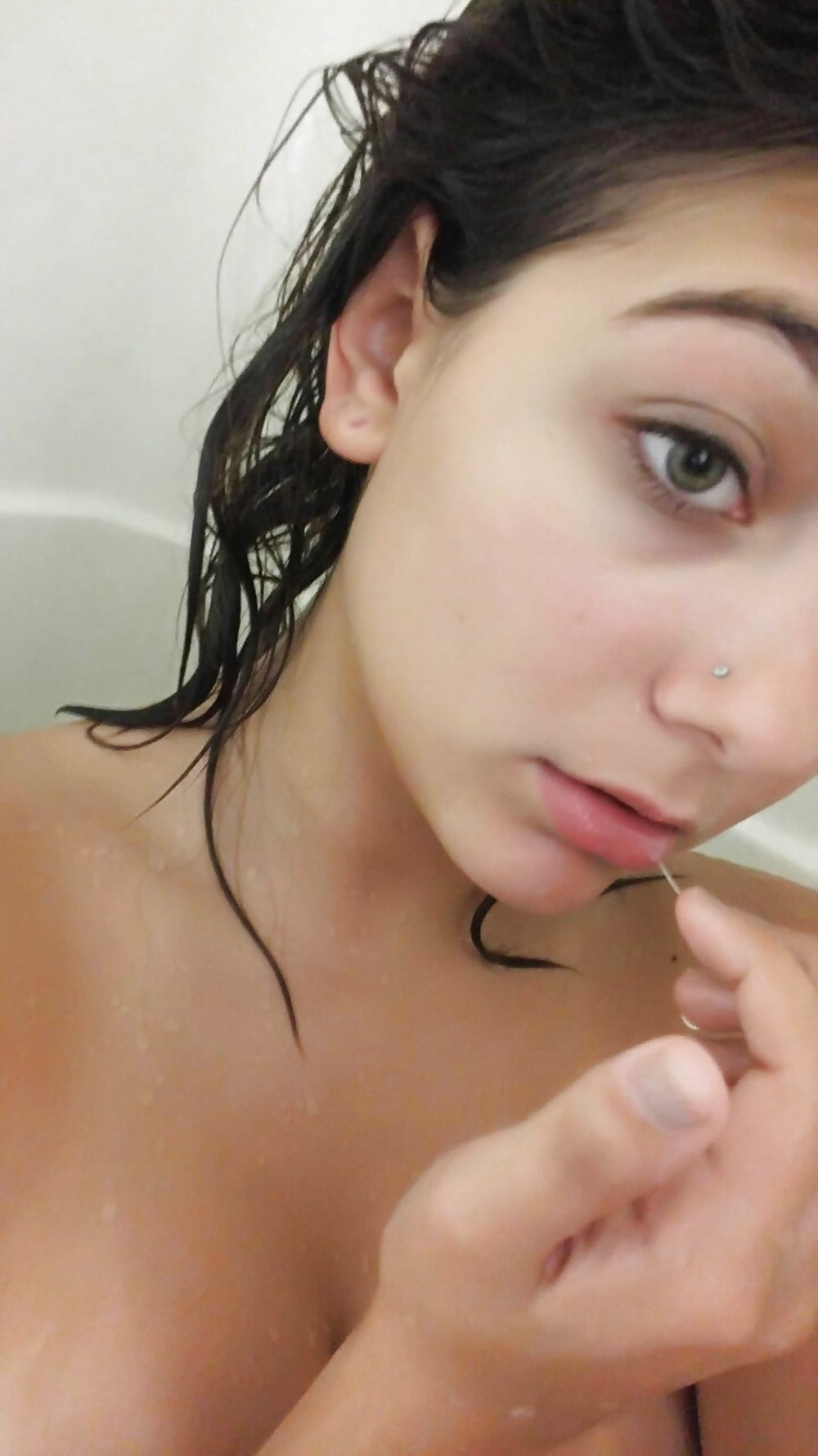 Teen Slut aka Third Eye Fairy Selfies adult photos