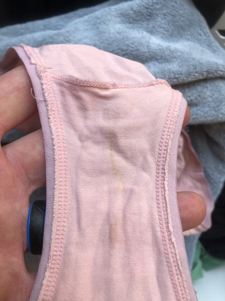 Wife wet panties and ass - 13 Photos 